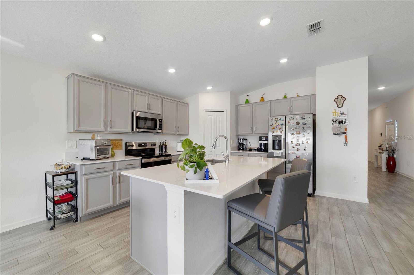 O6307379 Property Photo 3
