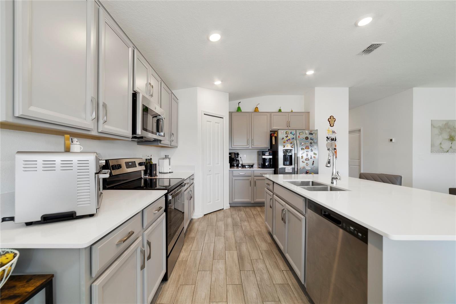 O6307379 Property Photo 4