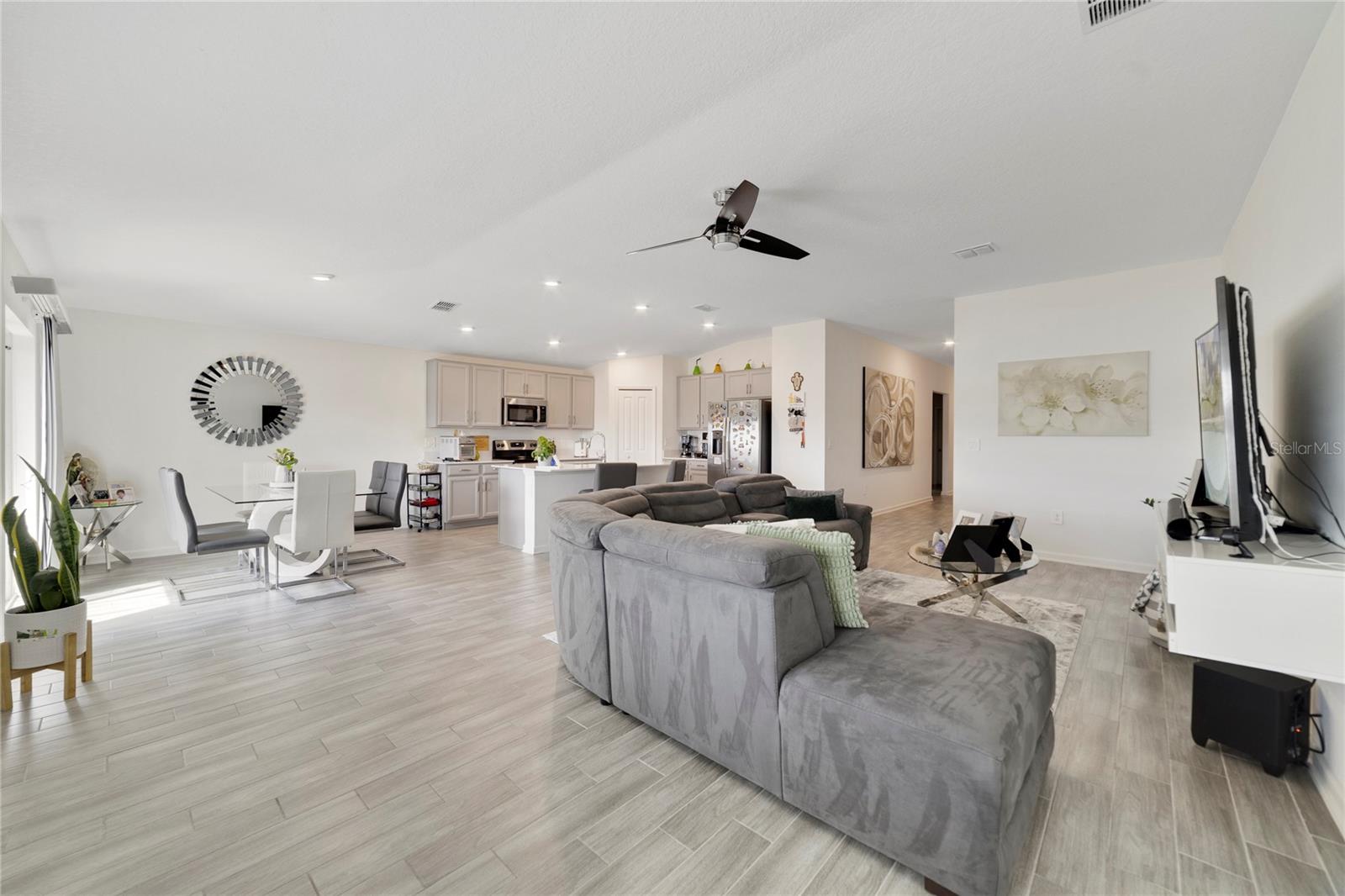 O6307379 Property Photo 11