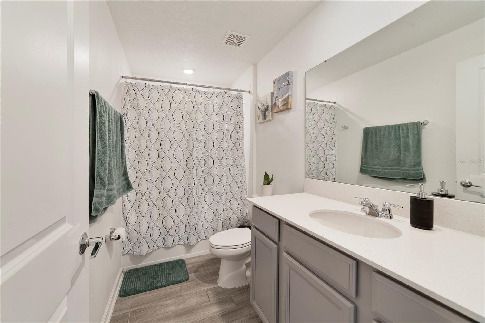 O6307379 Property Photo 21