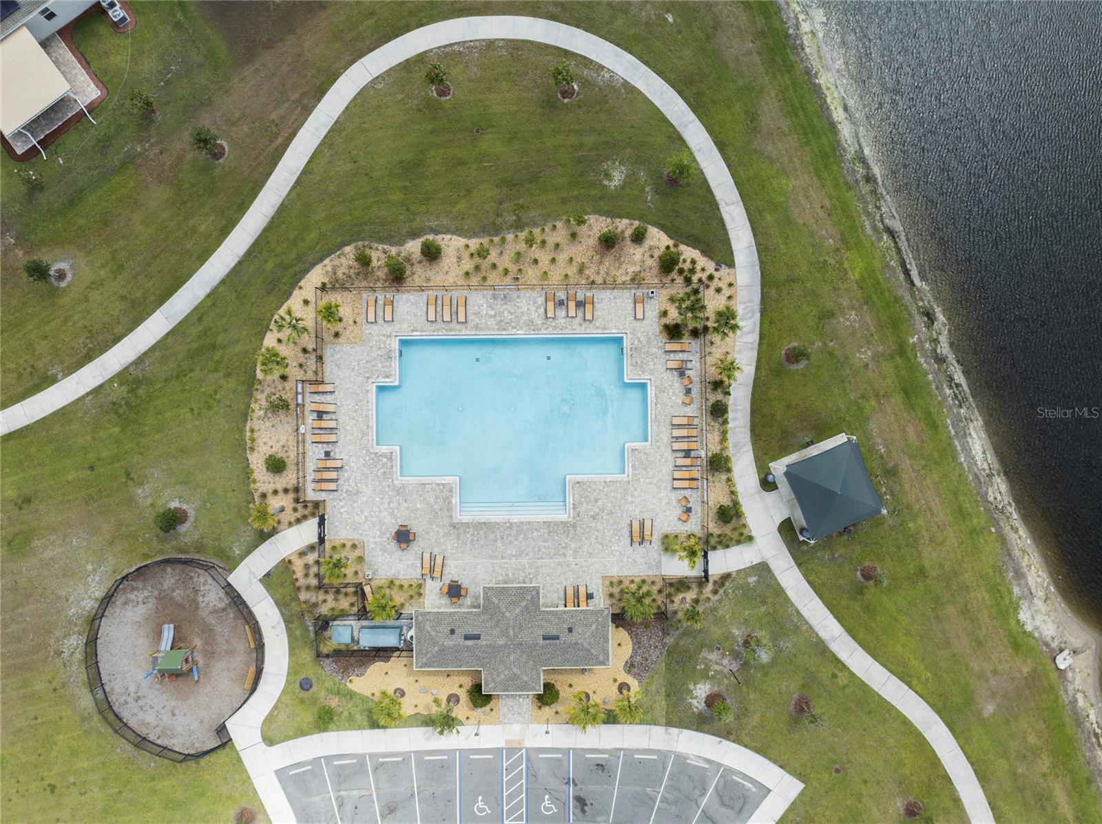 O6307379 Property Photo 34