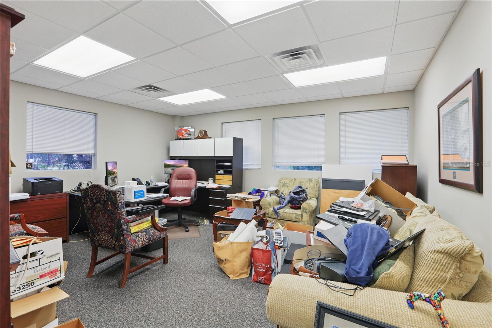 O6307495 Property Photo 38