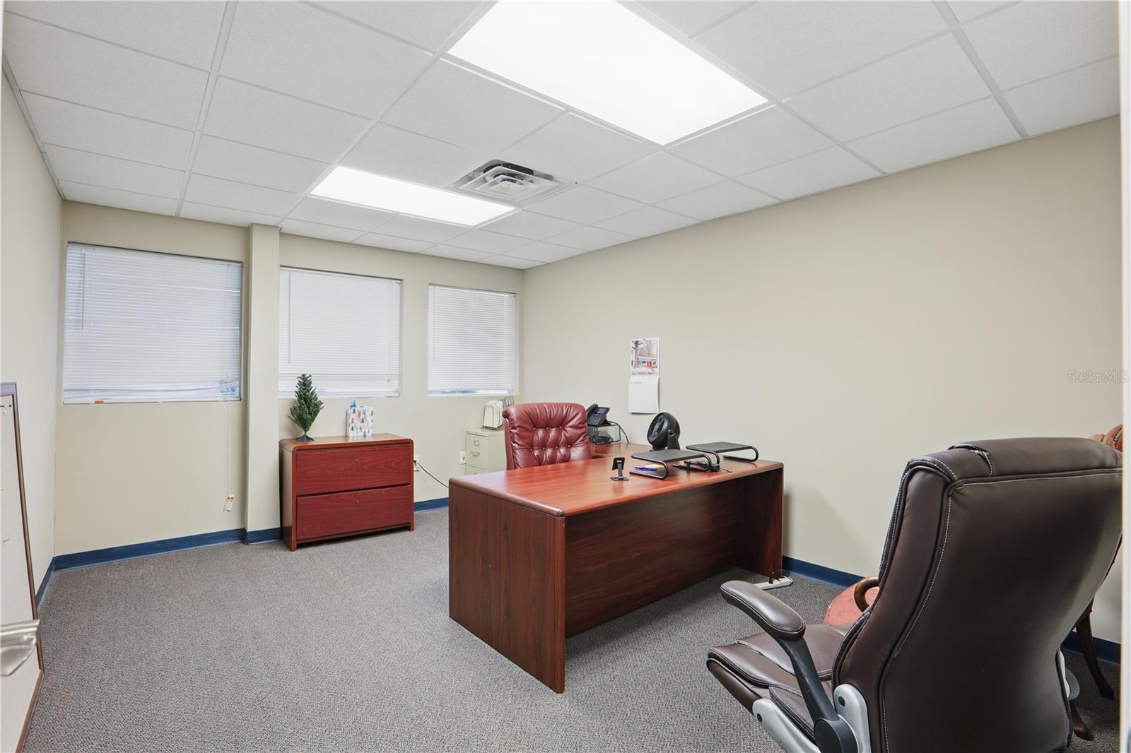 O6307495 Property Photo 45