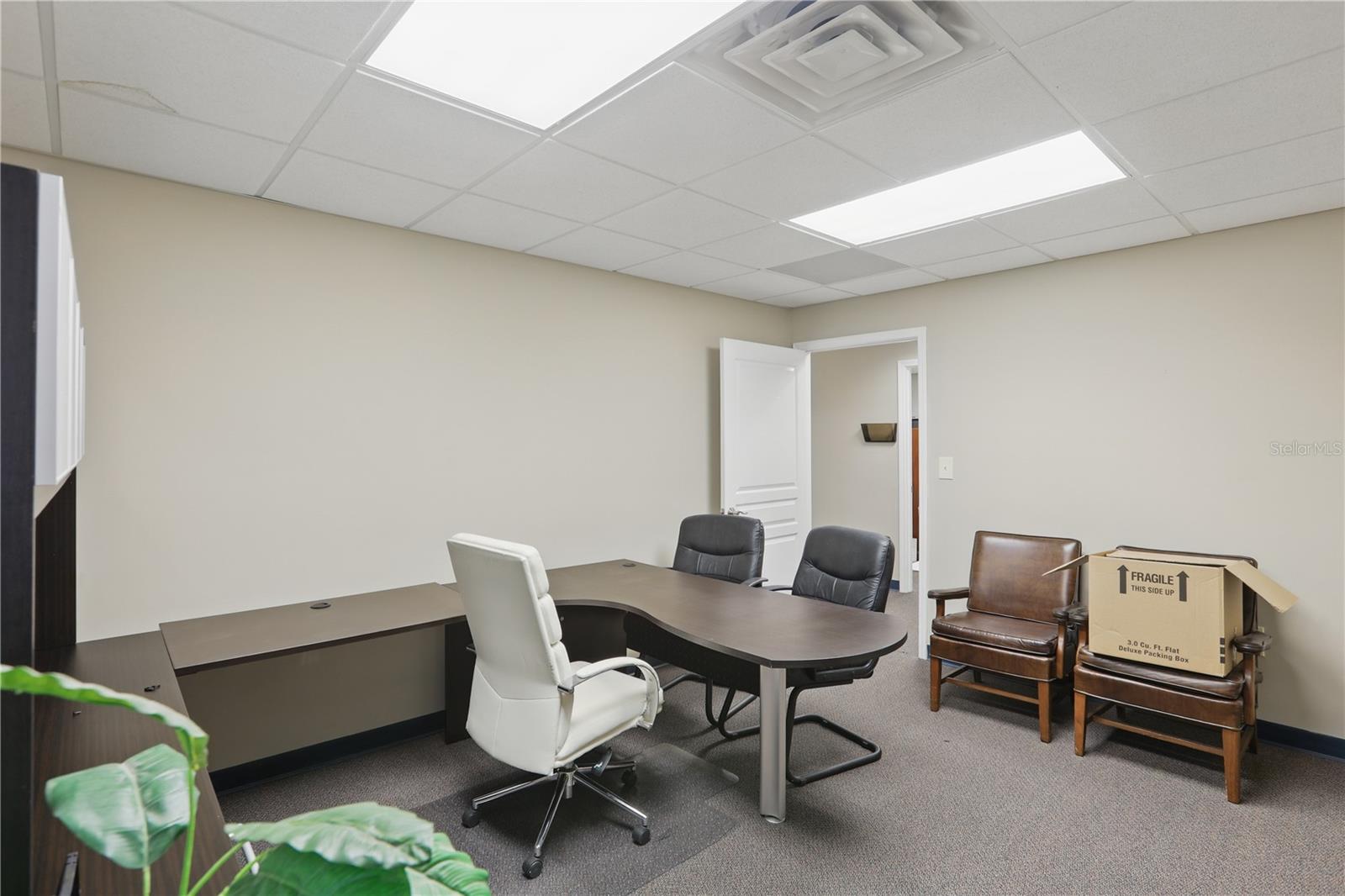 O6307495 Property Photo 51