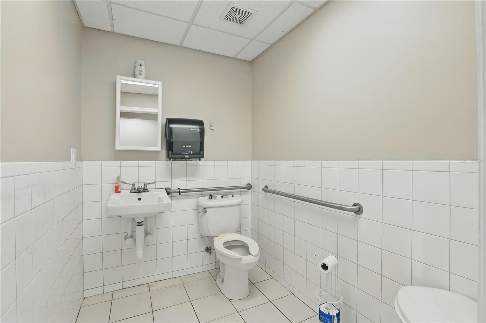 O6307495 Property Photo 64