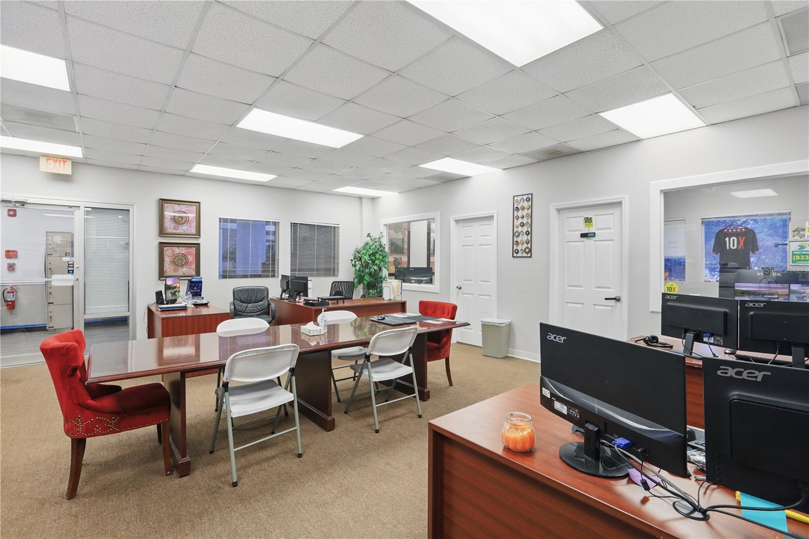 O6307495 Property Photo 75