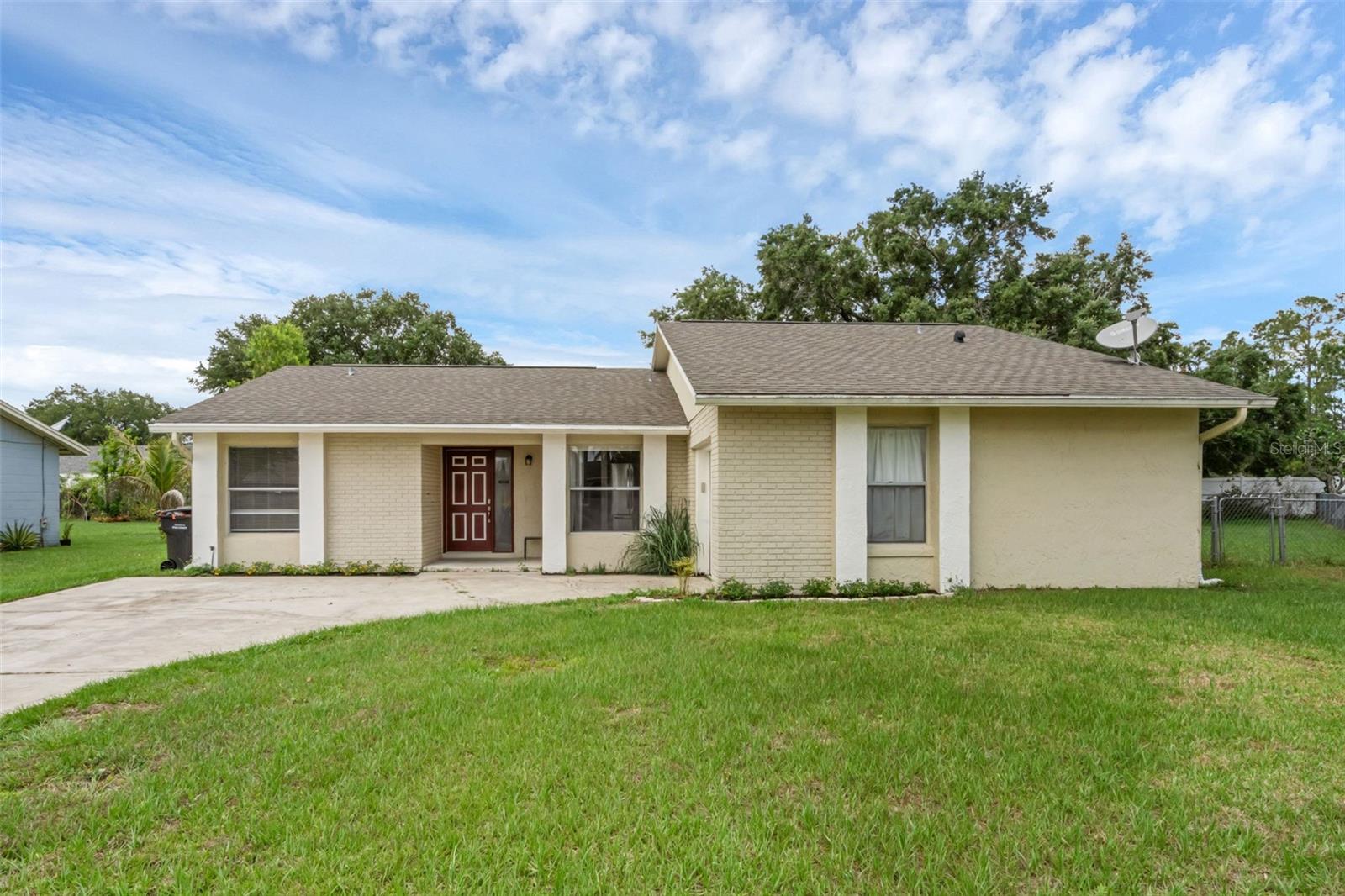 715 Wedge Ln Property Photo