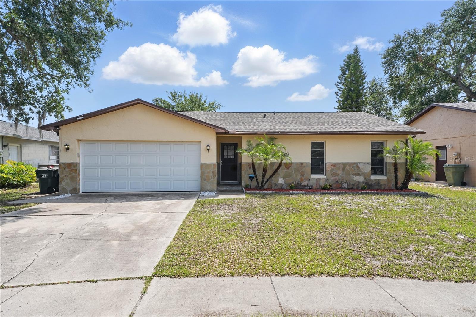 2527 Christine Dr Property Photo