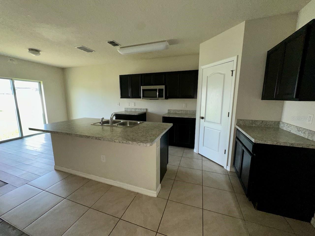 235 Hibiscus St Property Photo 8