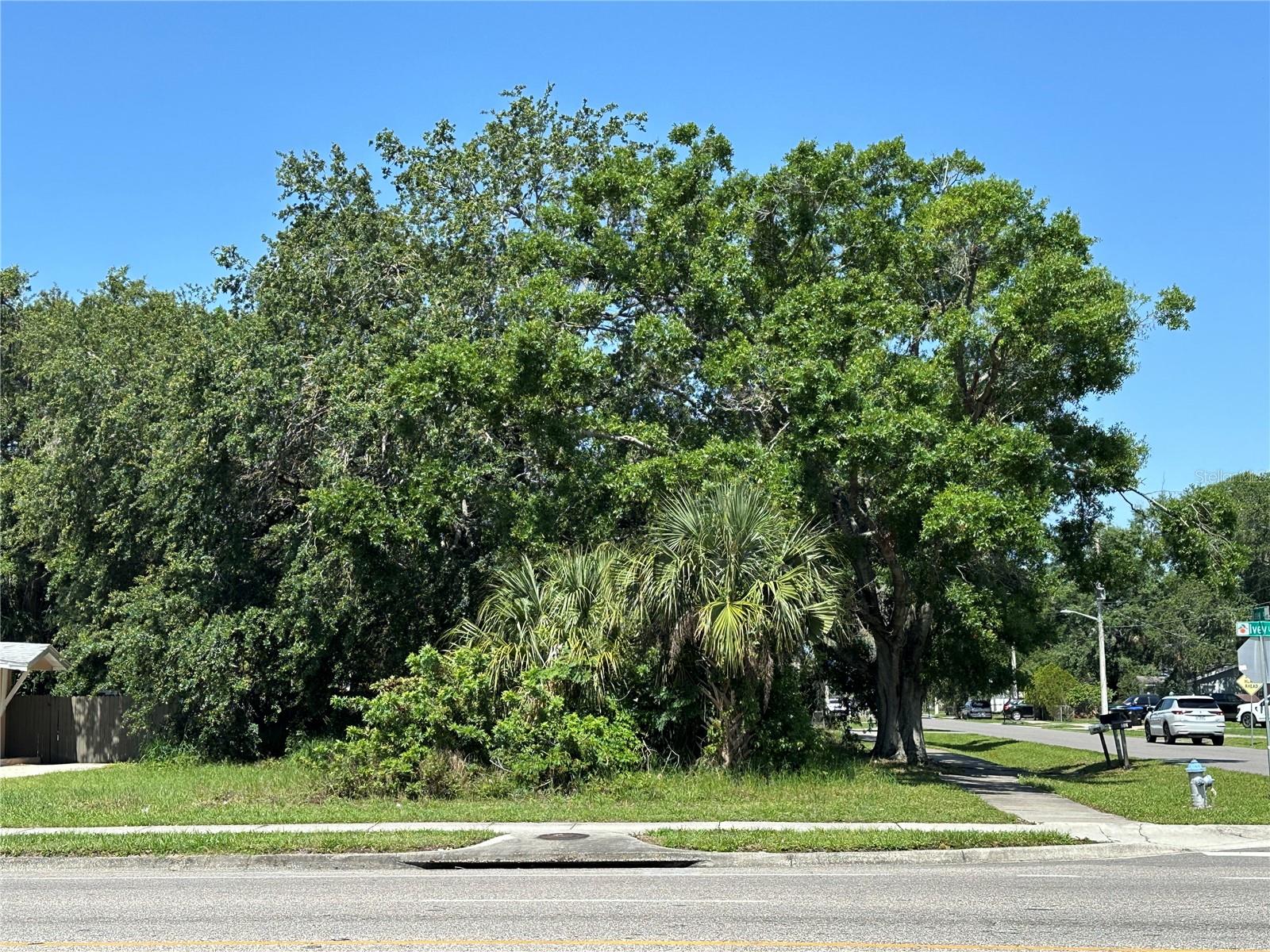 802 S Ivey Ln Property Photo 1