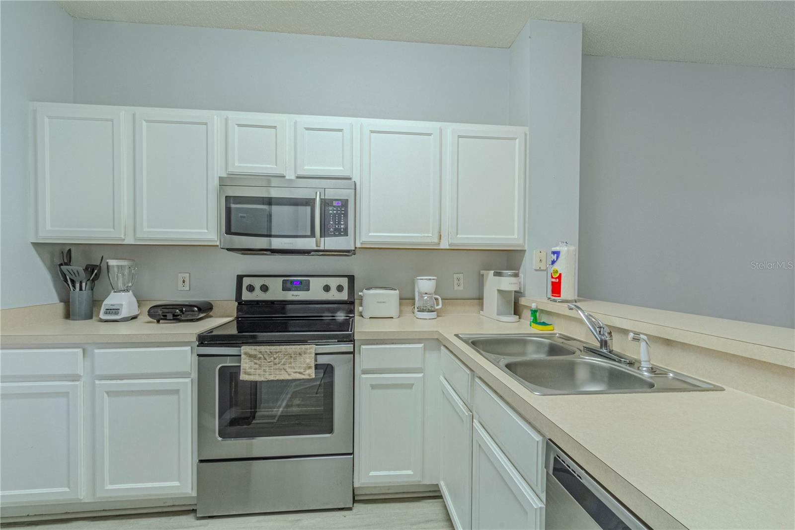 8502 Crystal Cove Loop Property Photo 3