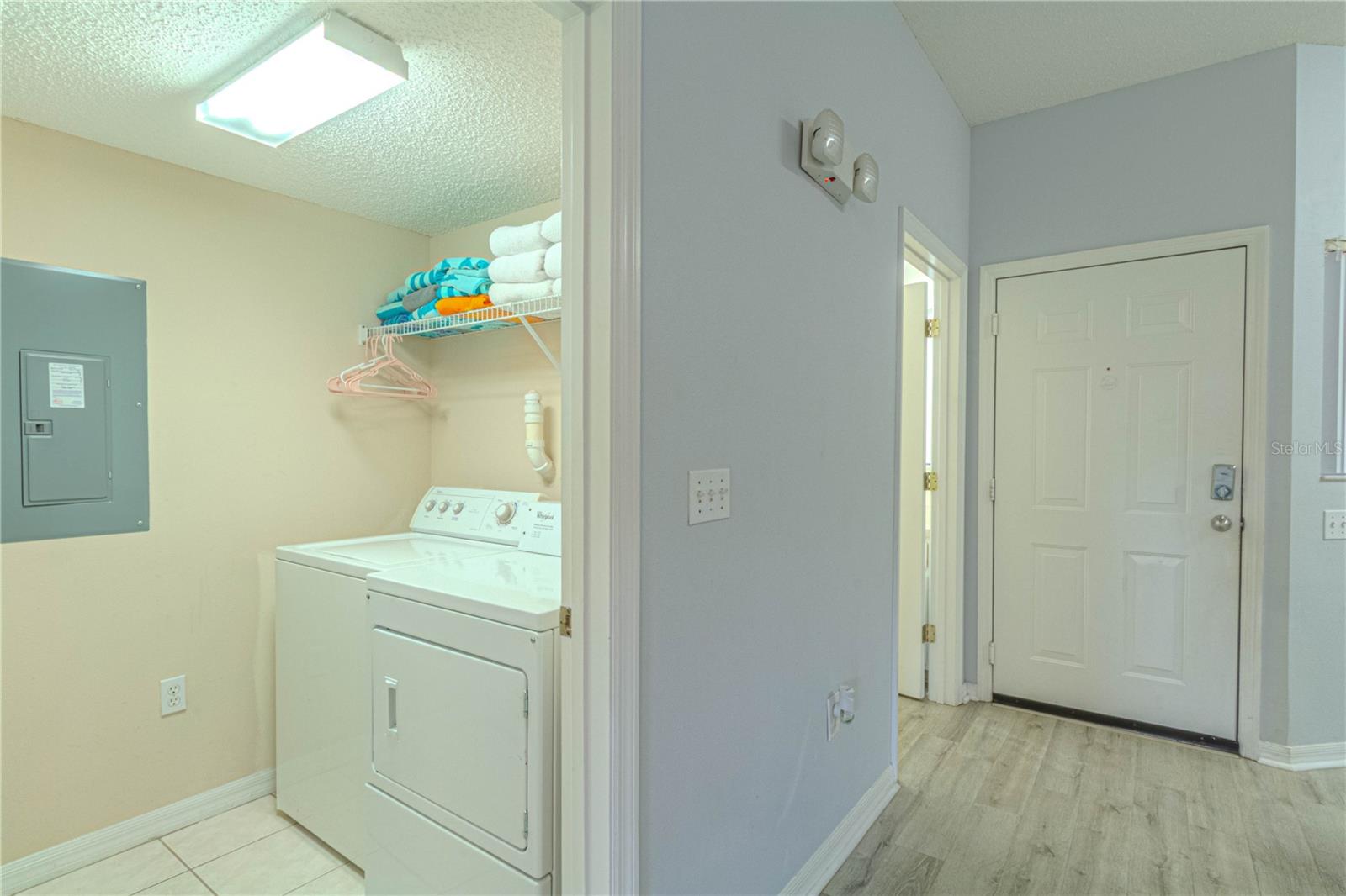 8502 Crystal Cove Loop Property Photo 7