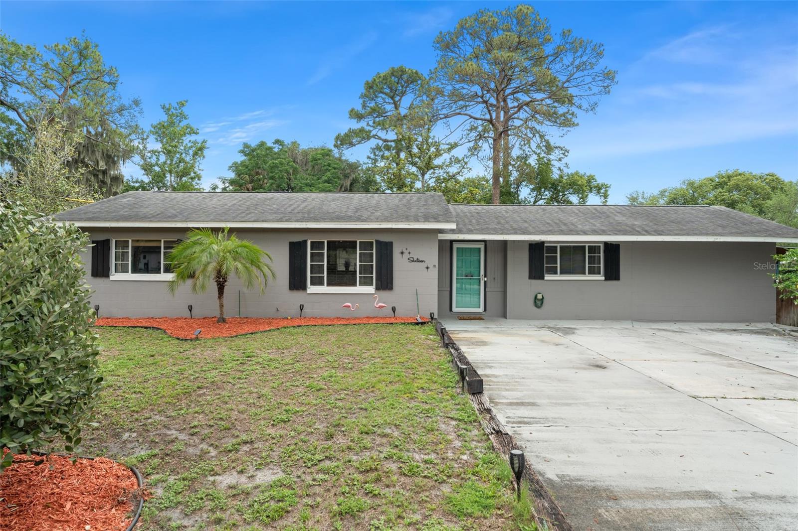 16 Lake Drive Property Photo