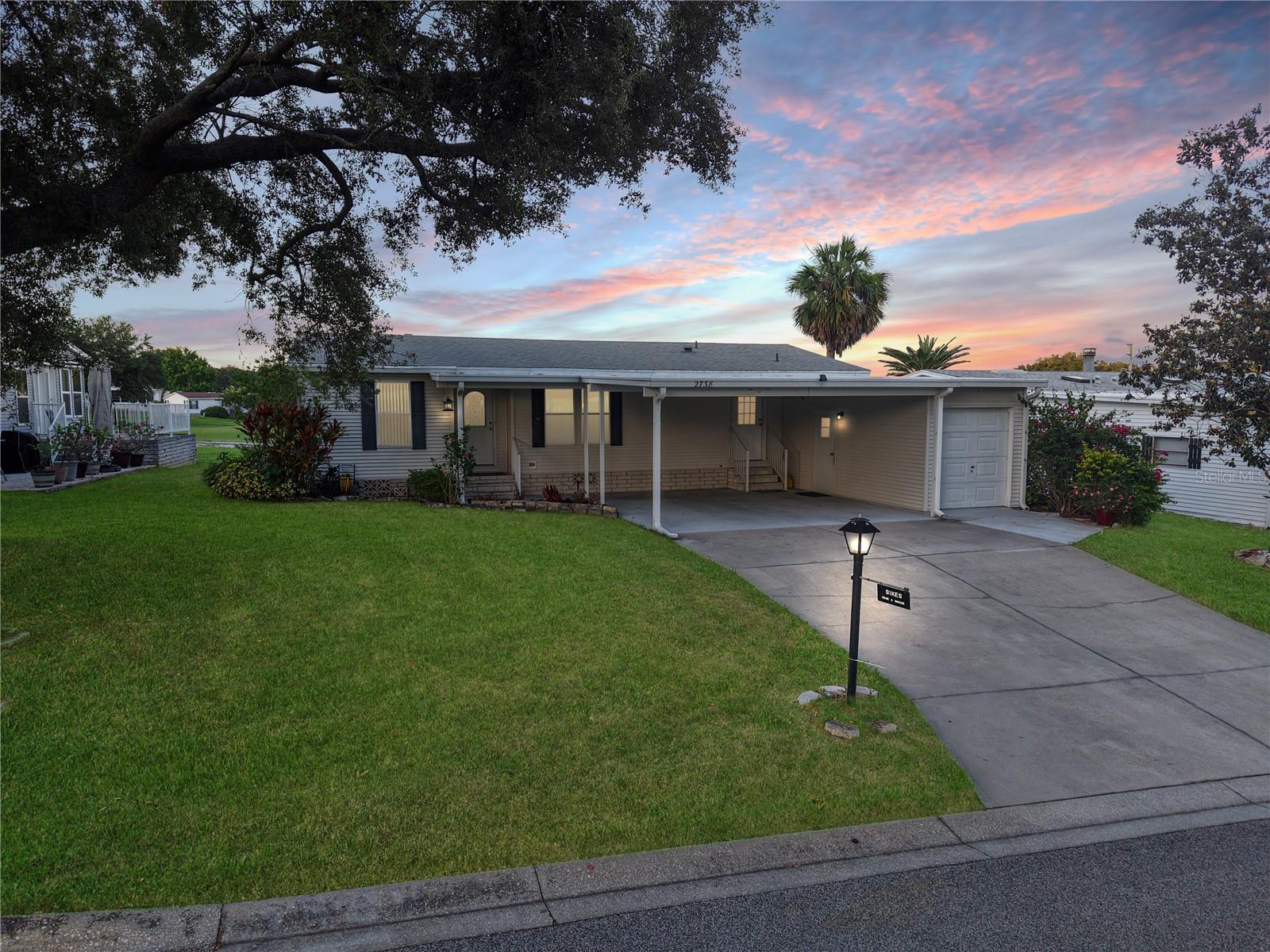 2738 LAKE GRASSMERE CIR #1884
