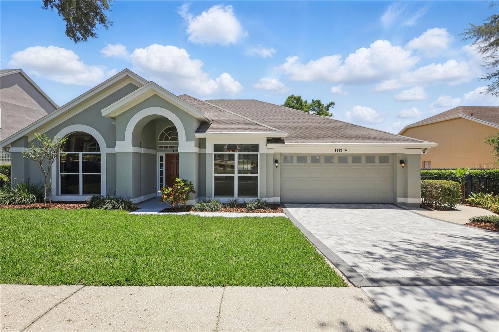1113 Hawthorne Cove Dr Property Photo 1