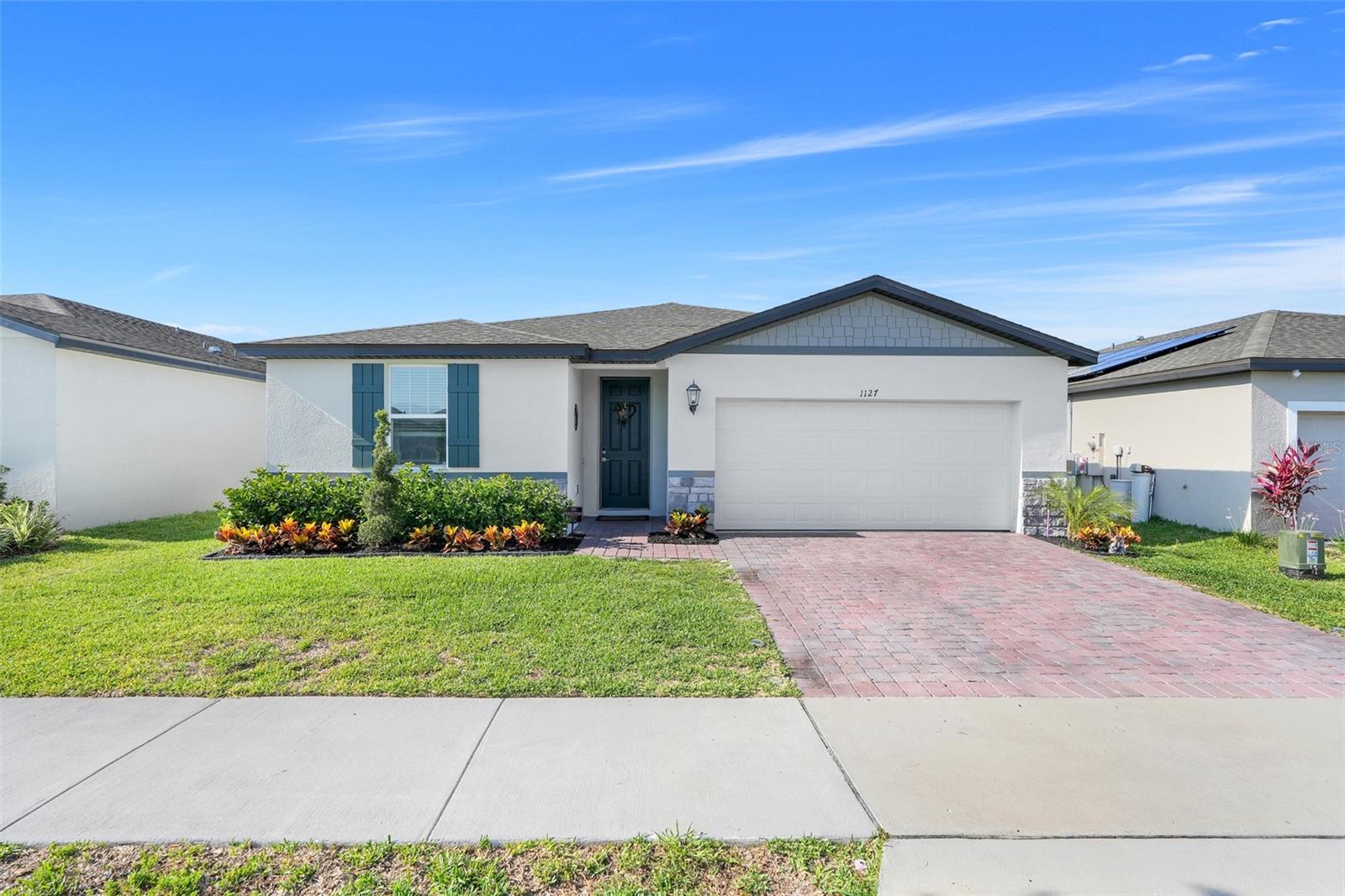 1127 Foreshore Ln Property Photo