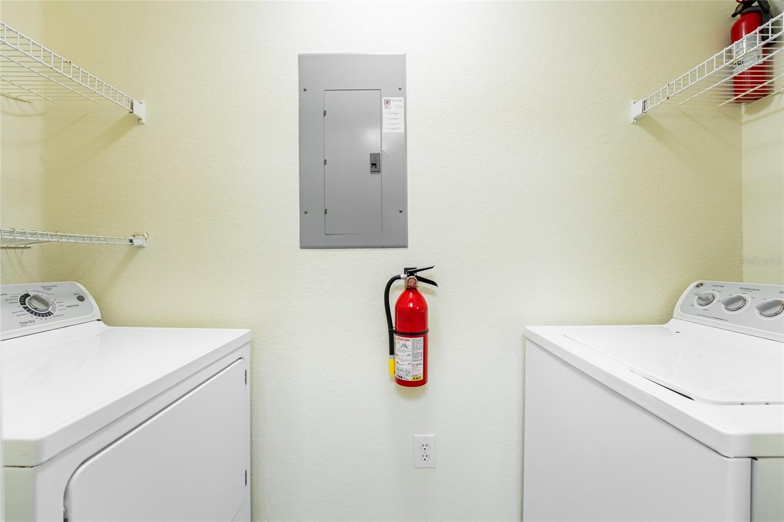 5447 Vineland Rd #1308 Property Photo 12