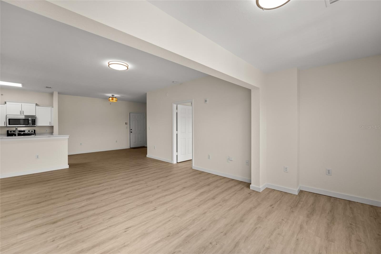 5447 Vineland Rd #1308 Property Photo 14