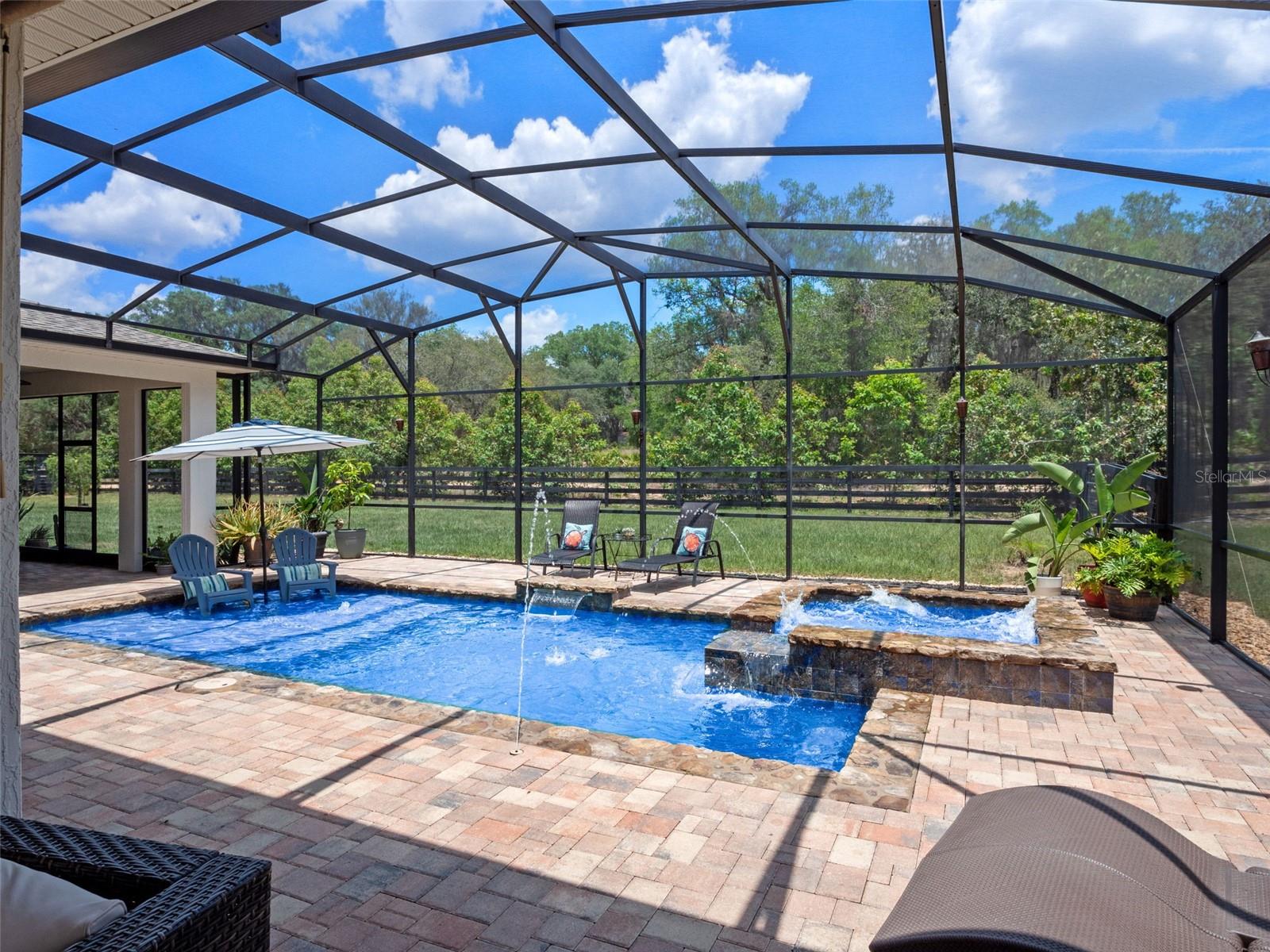 20199 Sweetwood Ln Property Photo 4