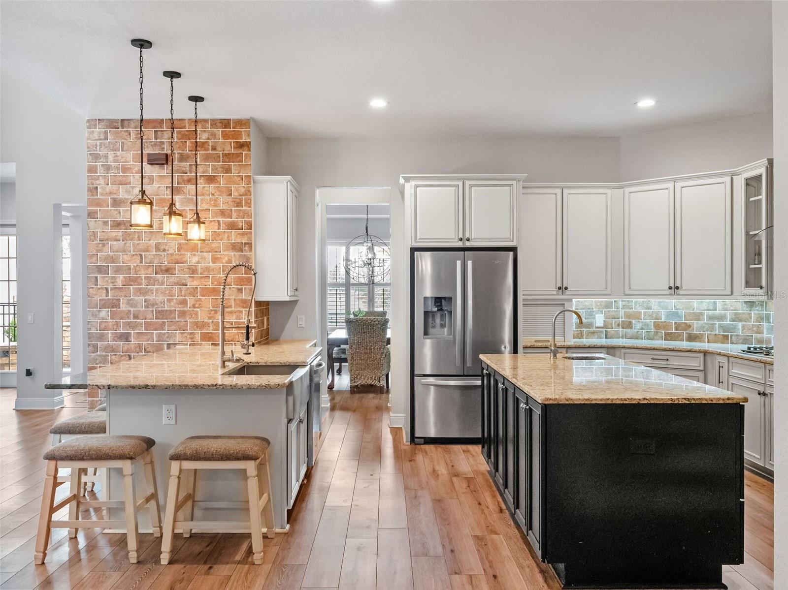 20199 Sweetwood Ln Property Photo 17