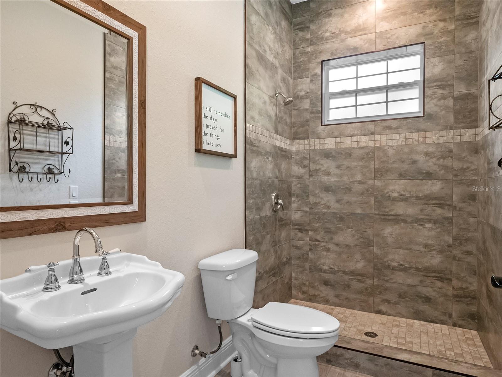 20199 Sweetwood Ln Property Photo 33