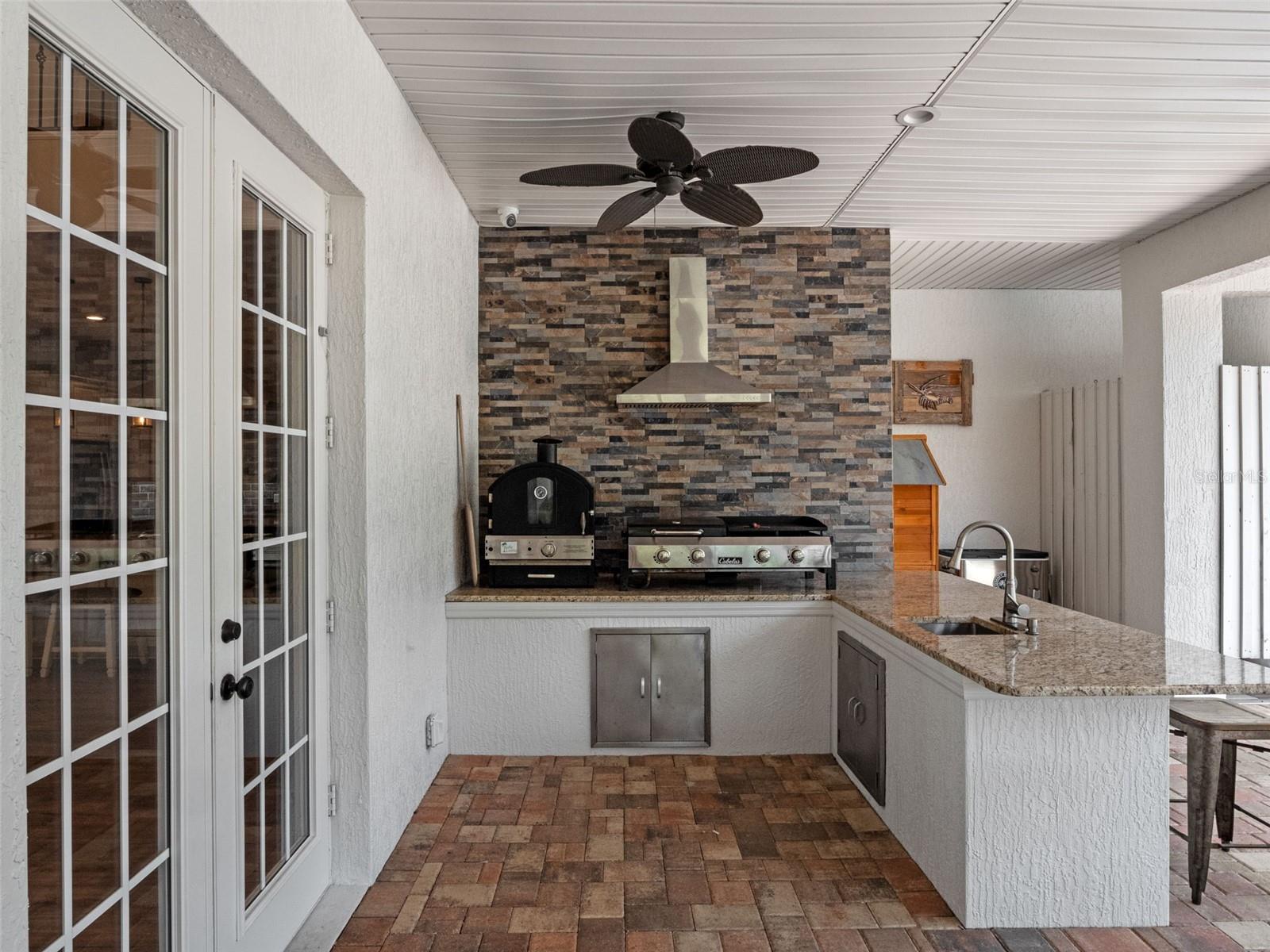 20199 Sweetwood Ln Property Photo 47
