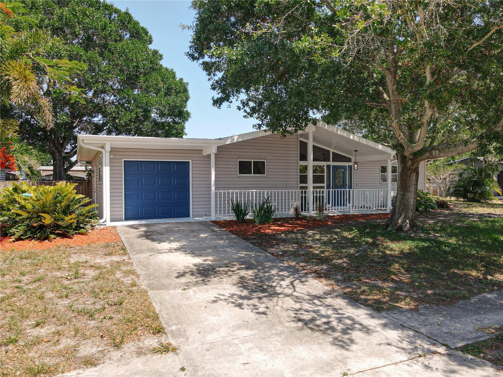 1243 Wild Rose Dr Ne Property Photo 1