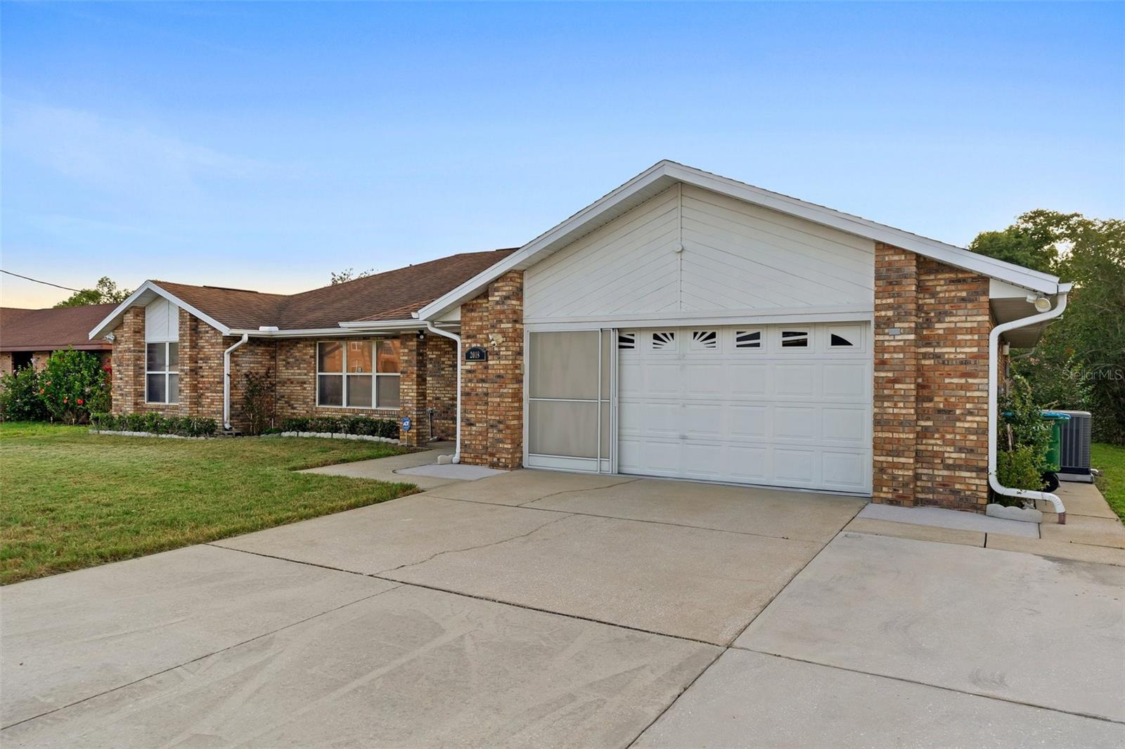 2018 N Normandy Blvd Property Photo 1