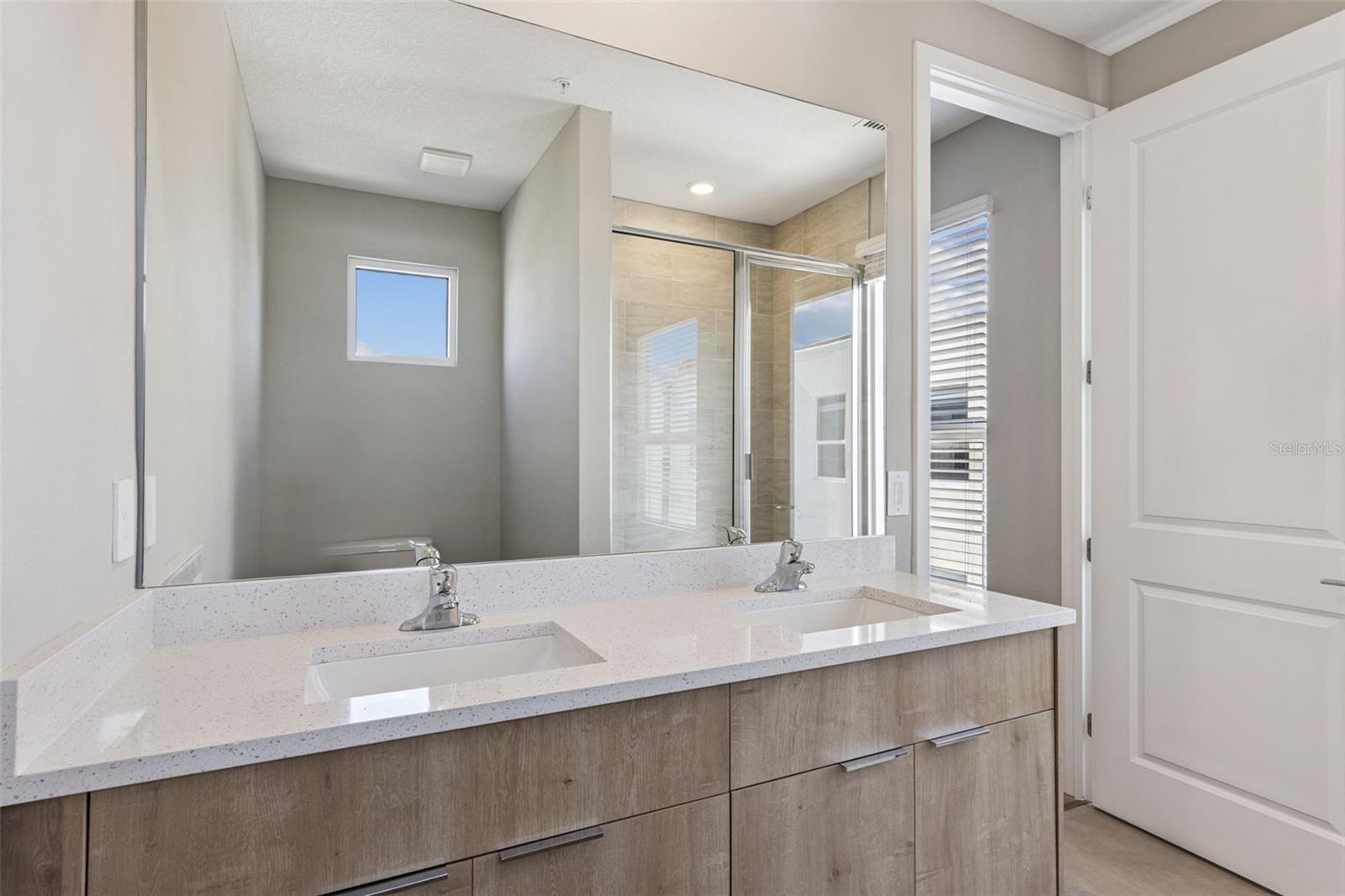 544 N Bumby Ave #5 Property Photo 11
