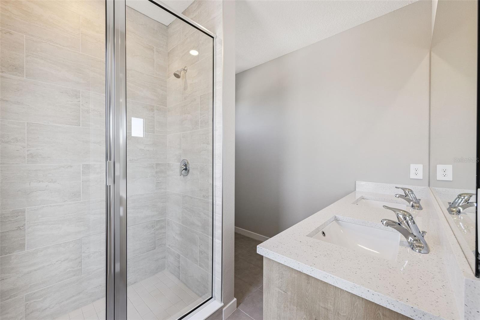 544 N Bumby Ave #5 Property Photo 12