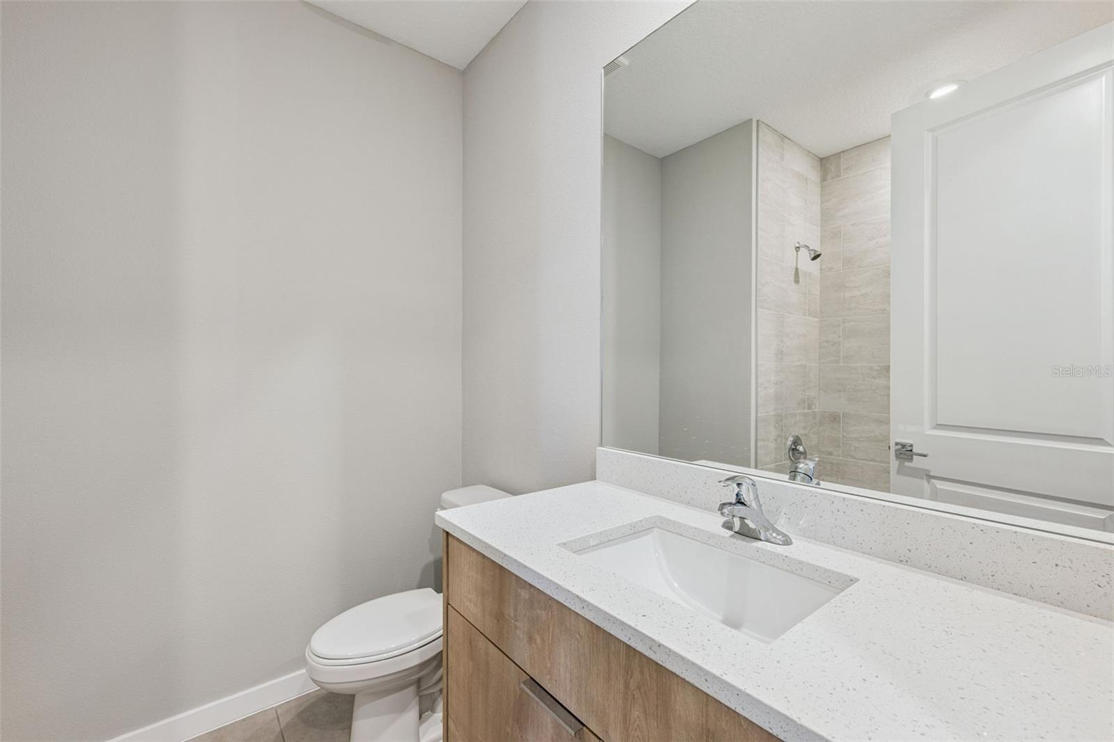 544 N Bumby Ave #5 Property Photo 15