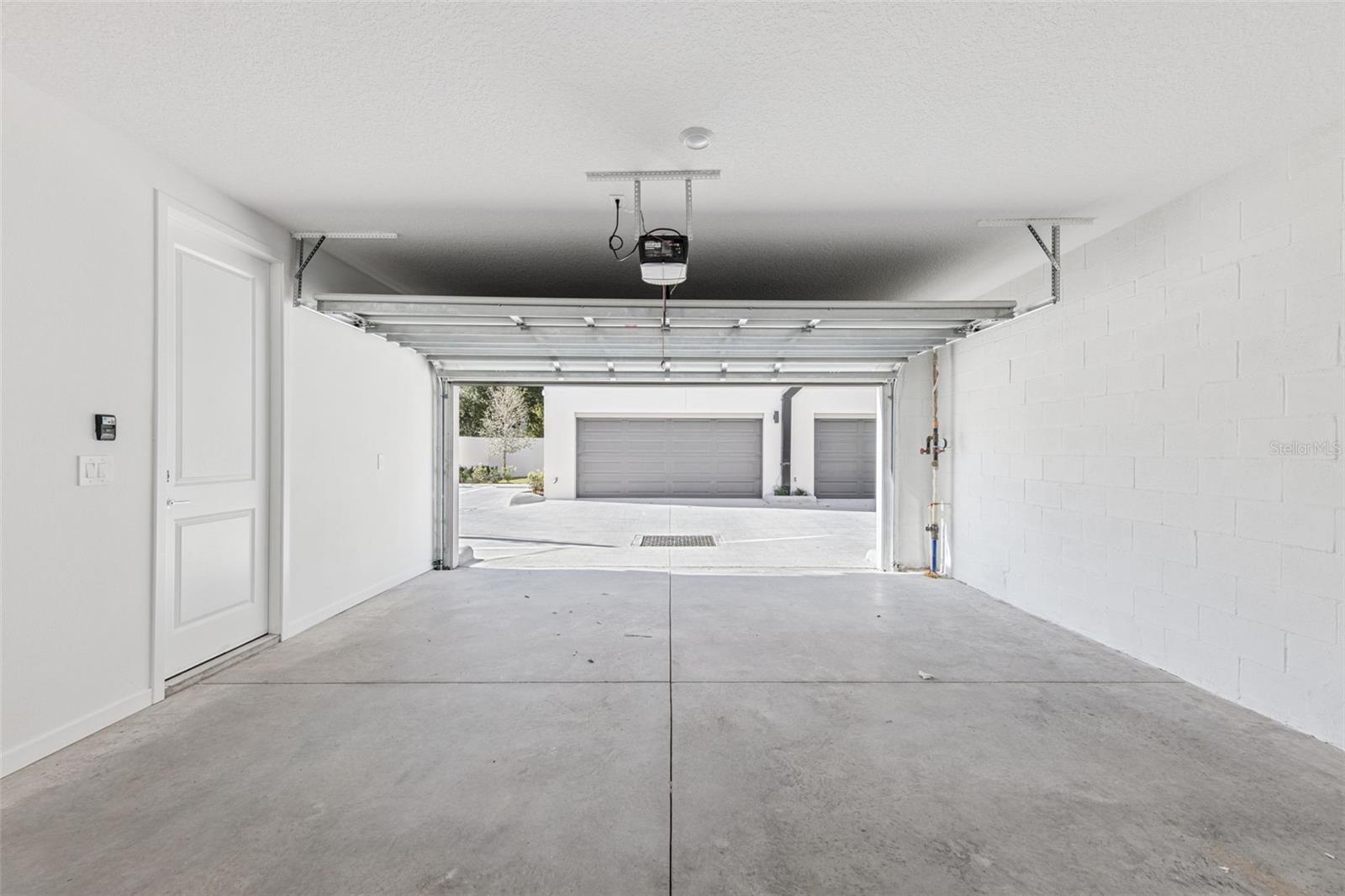 544 N Bumby Ave #5 Property Photo 18