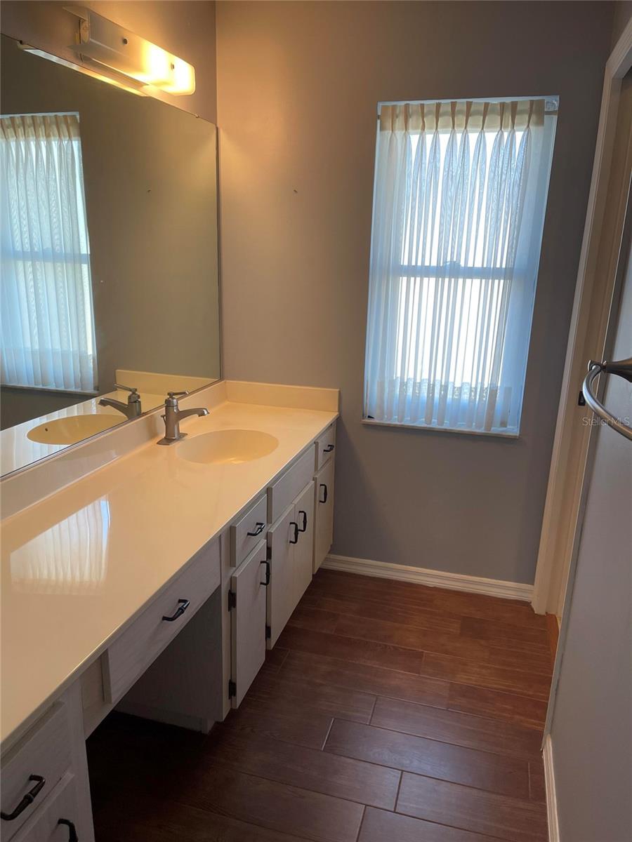420 S Brockfield Dr Property Photo 13