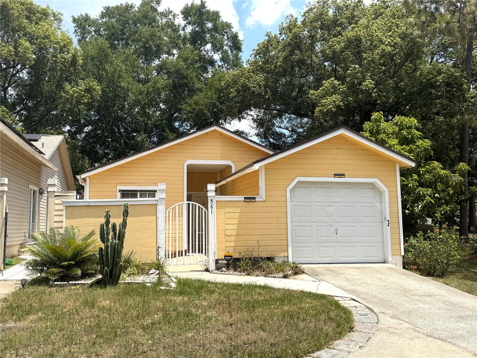 561 PORTLAND CIR Property Photo 1