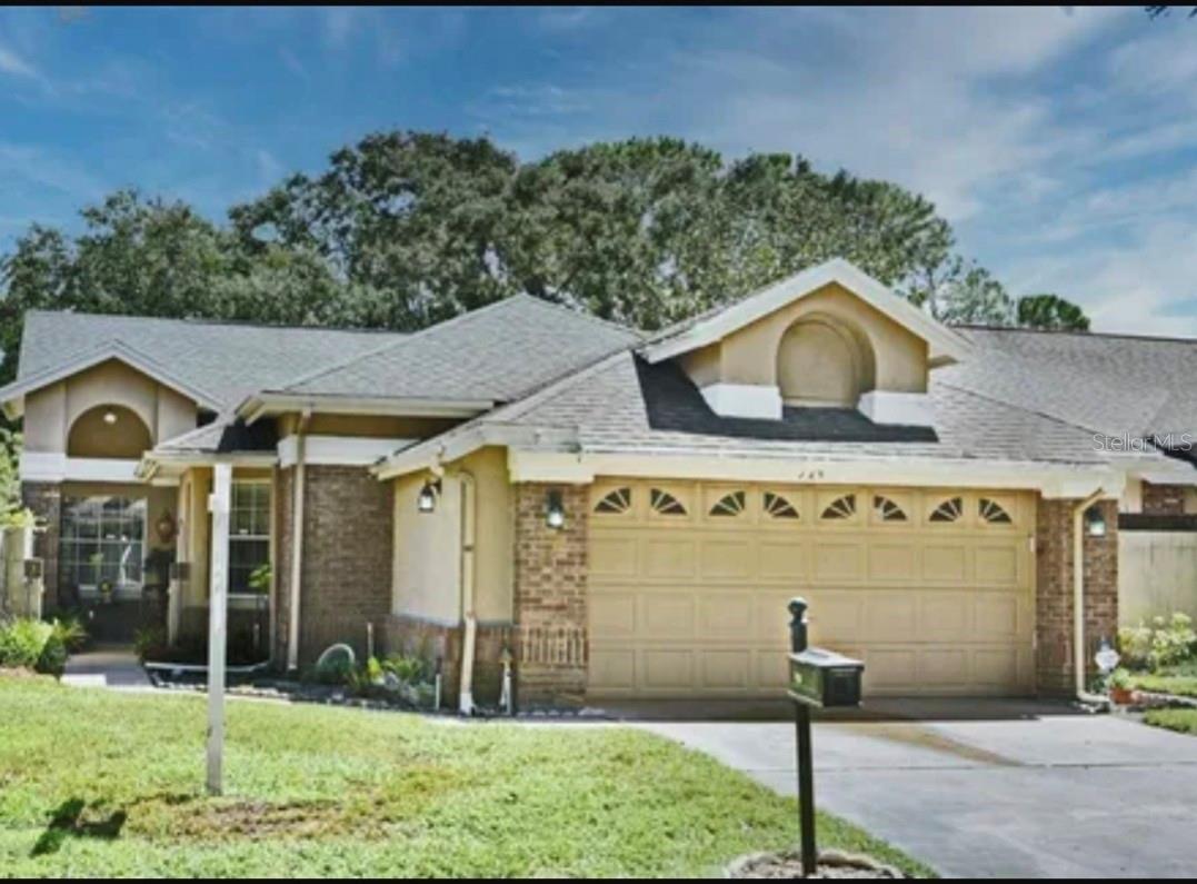 724 Barrington Cir Property Photo 1
