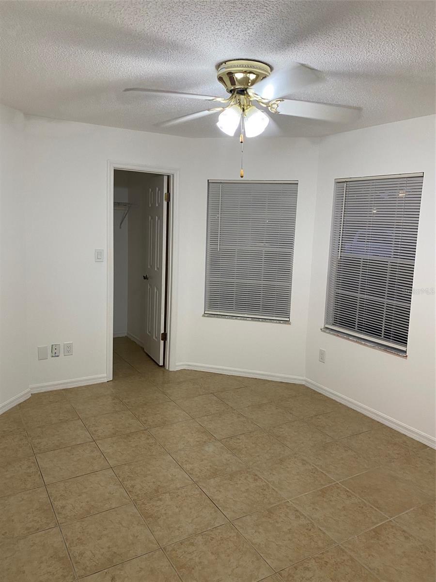 724 Barrington Cir Property Photo 11