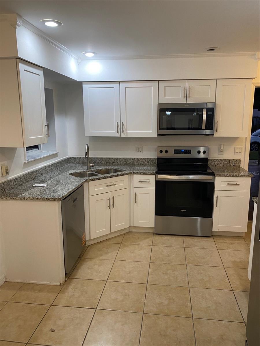 724 Barrington Cir Property Photo 15