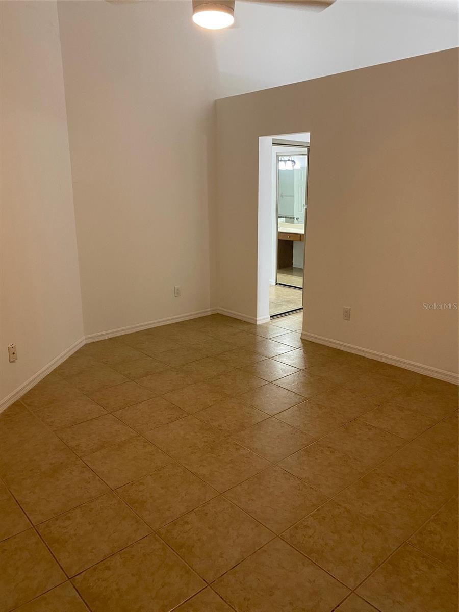 724 Barrington Cir Property Photo 17