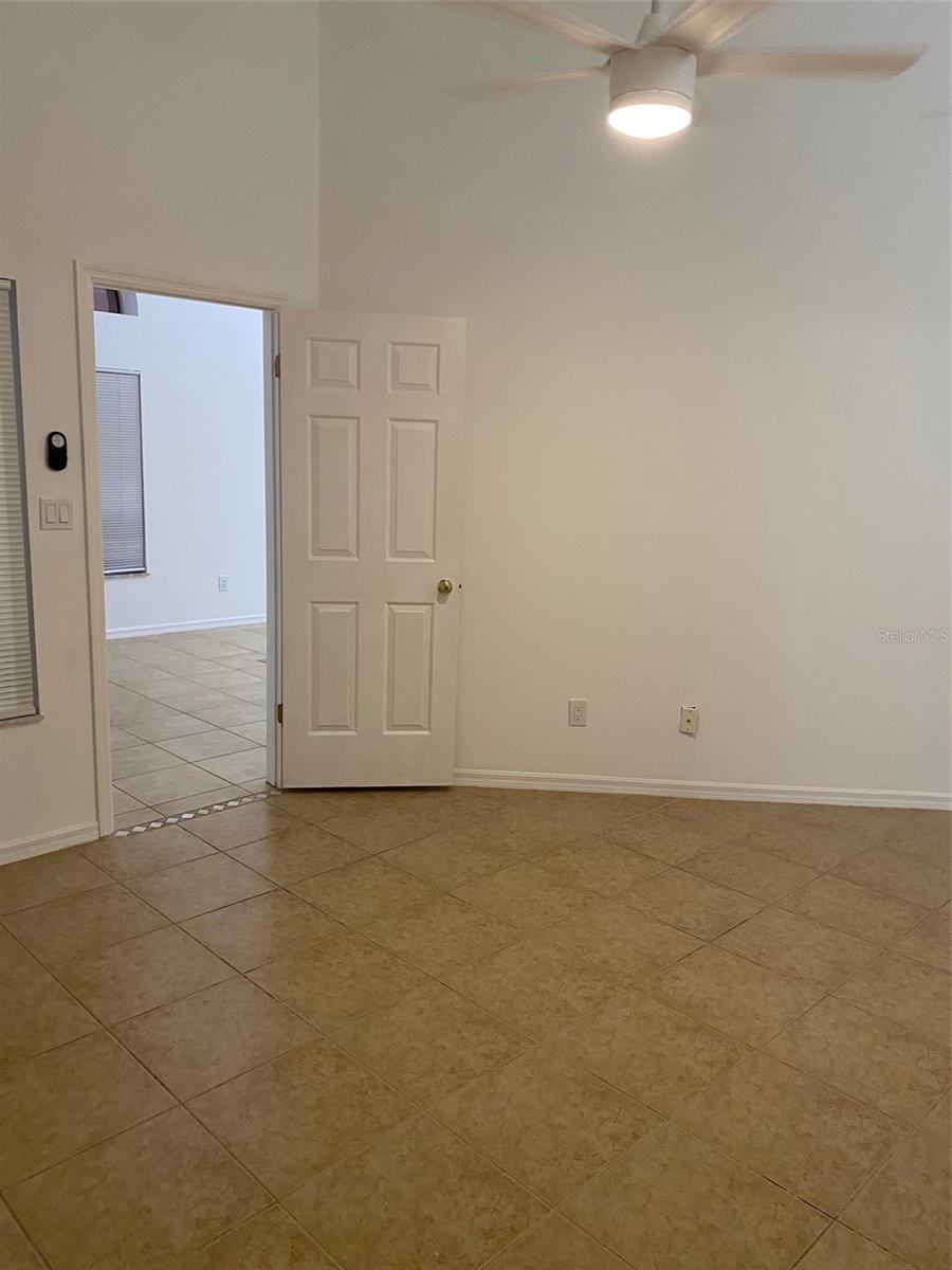 724 Barrington Cir Property Photo 18