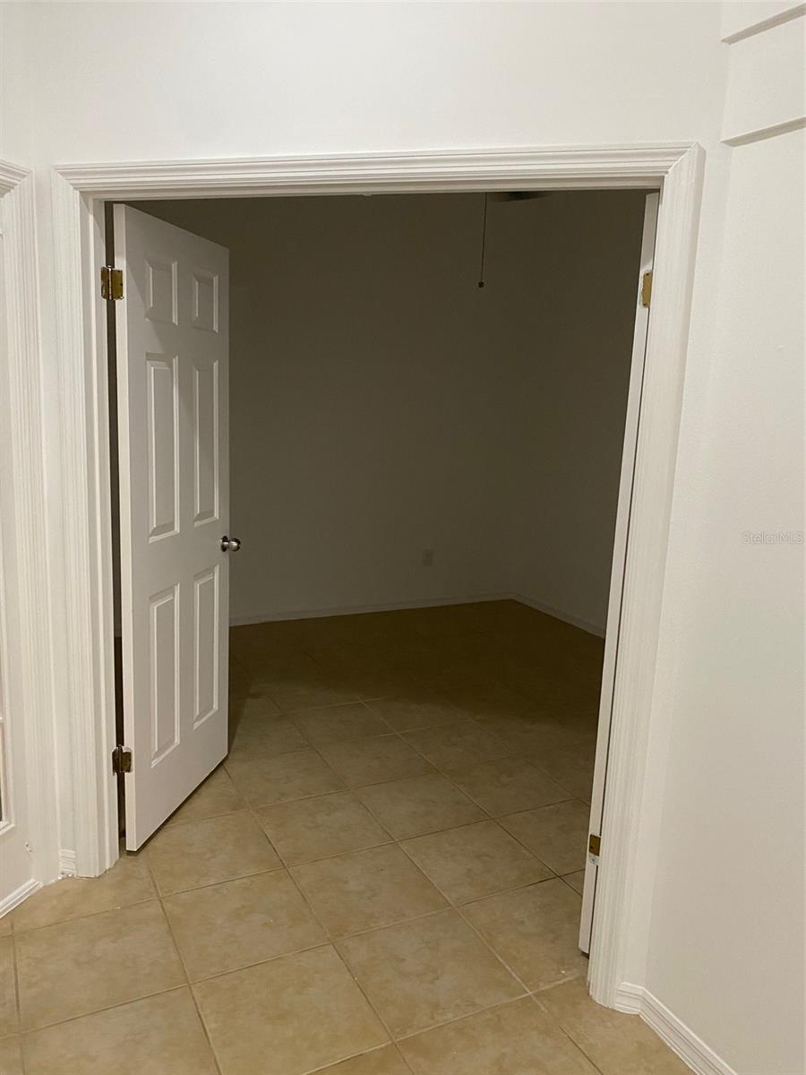 724 Barrington Cir Property Photo 22
