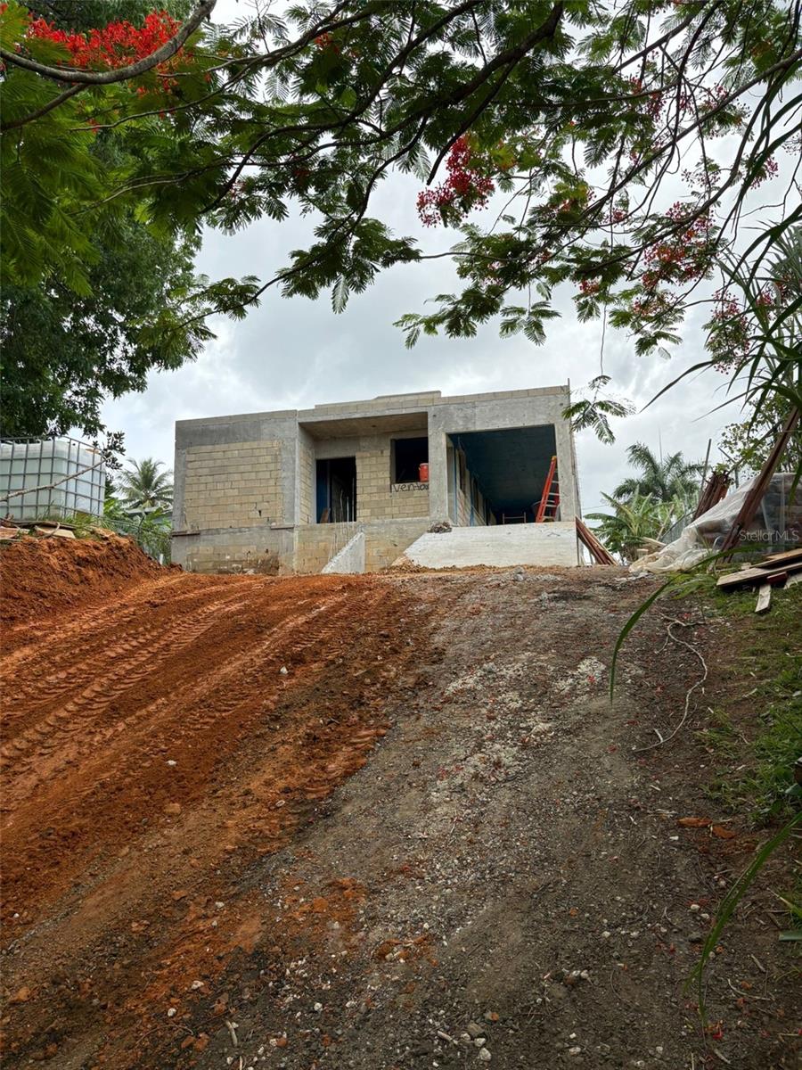 Calle 12 Final Sector Calderon Property Photo 1