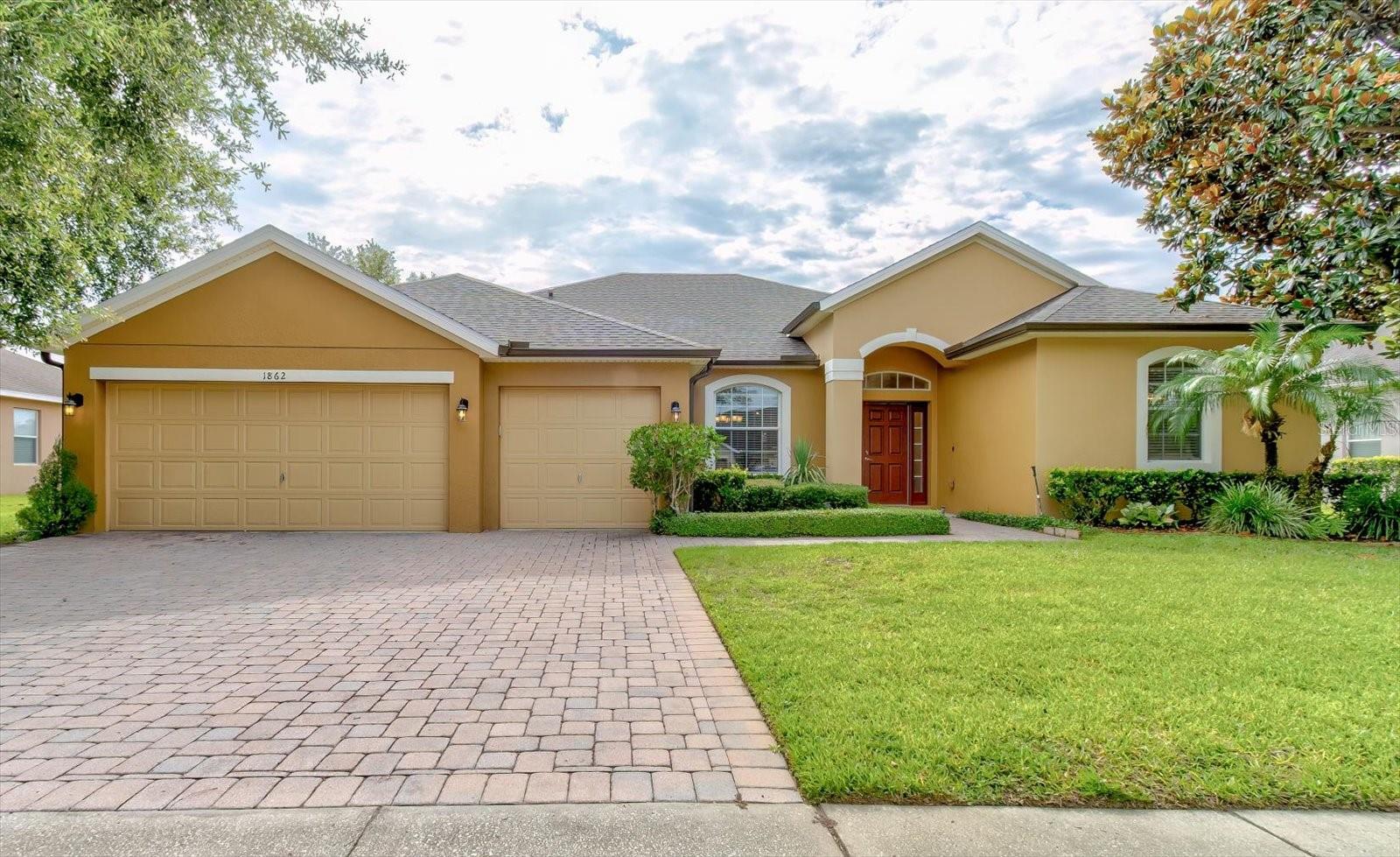 1862 Lorenzo Ln Property Photo 1