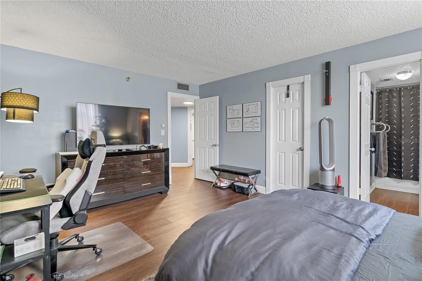 400 E Colonial Dr #207 Property Photo 13