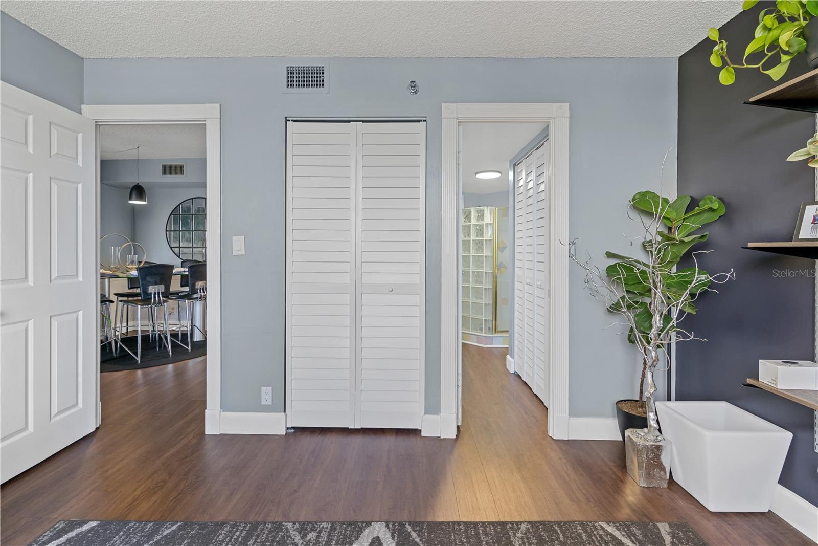 400 E Colonial Dr #207 Property Photo 19