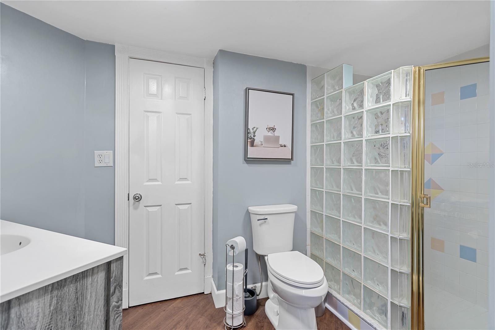 400 E Colonial Dr #207 Property Photo 24