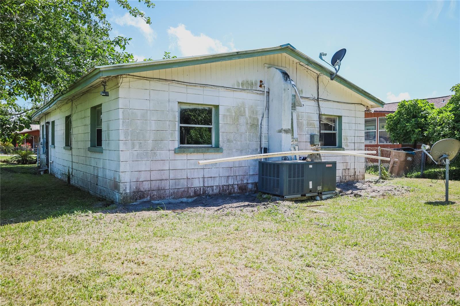 315 Avenue B Property Photo 1