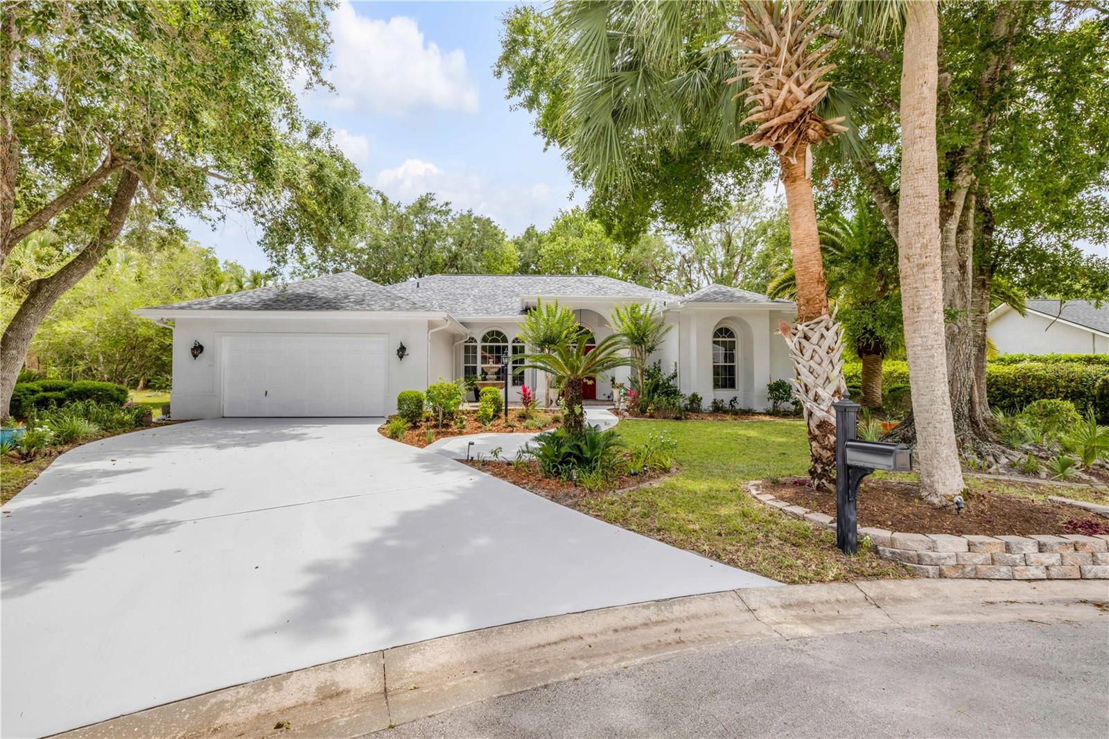 6 LAUREL OAK PL Property Photo 1
