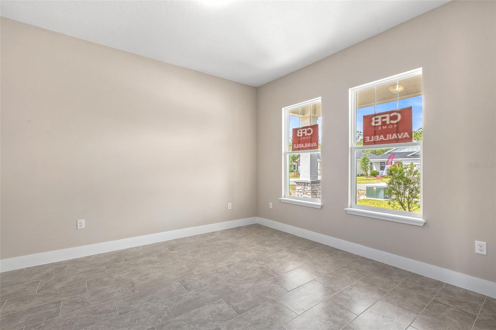 1262 Champions Dr Property Photo 4