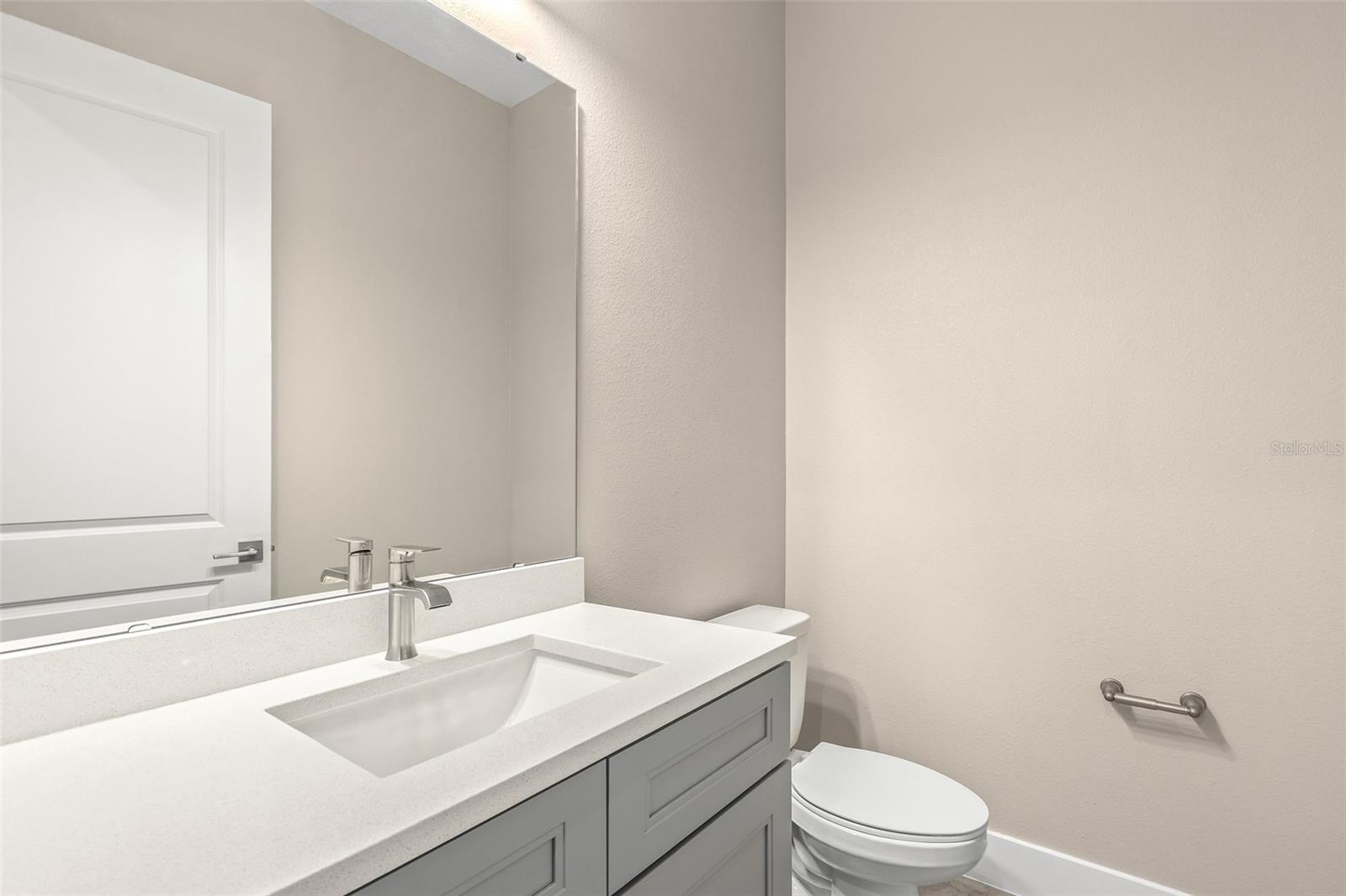 1262 Champions Dr Property Photo 6