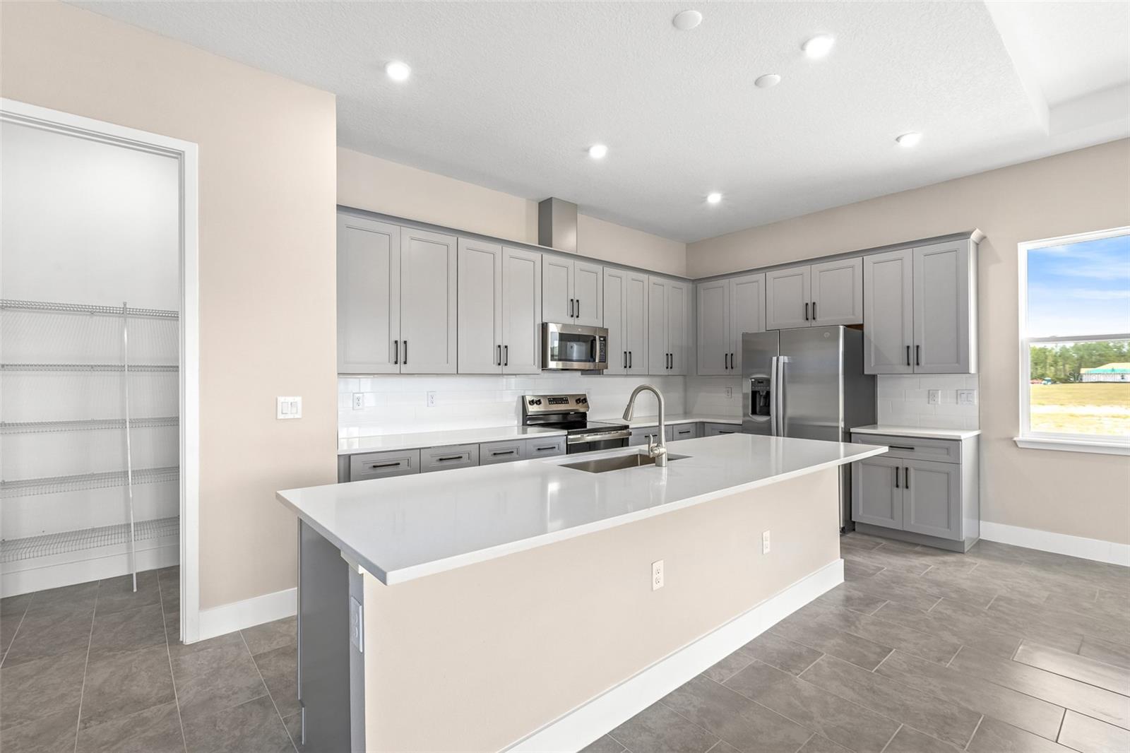 1262 Champions Dr Property Photo 15